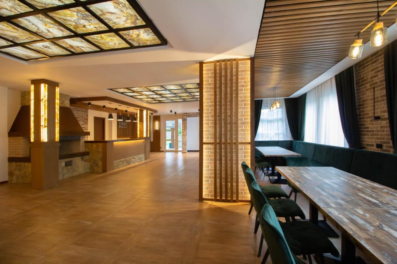 Berghaus Bucovina Hotel Campulung Moldovenesc Exterior photo